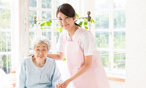 Top 6 dịch vụ chăm sóc người già chuyên nghiệp tại nhà