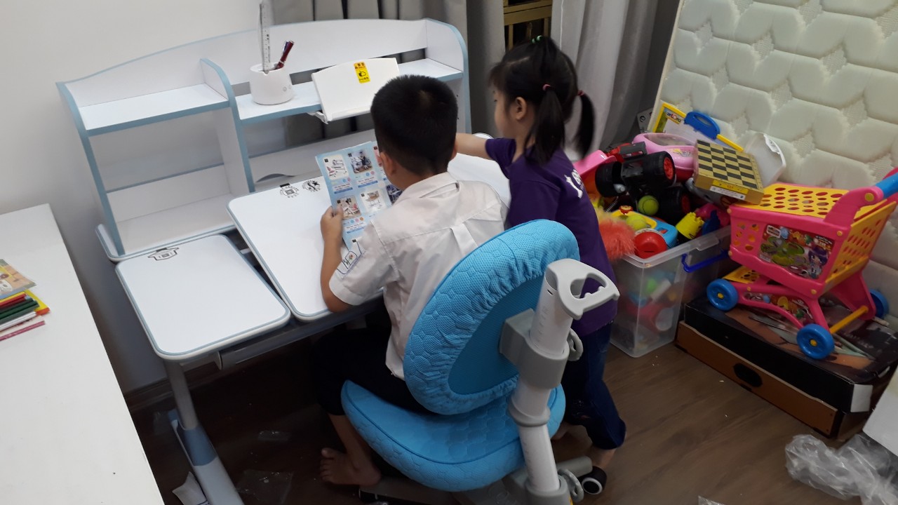 Bộ bàn học thông minh cao cấp DRZ-71000 đã được hoàn thành tại nhà bé