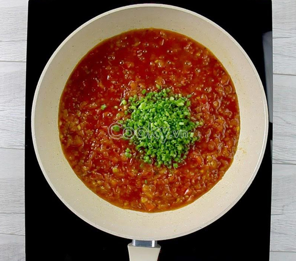 Cách làm mực nhồi thịt sốt cà chua