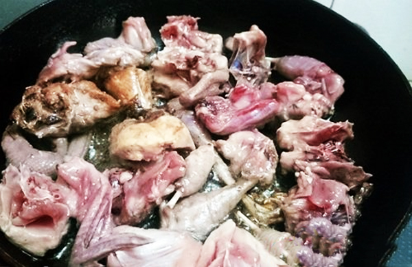 Cách nấu cháo chim bồ câu đậu xanh bổ dưỡng hấp dẫn thật dễ dàng