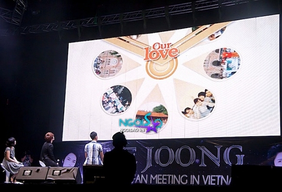 Fan Meeting: Lục túi cá nhân của Kim Jae Joong và khám phá loạt đồ mỹ phẩm