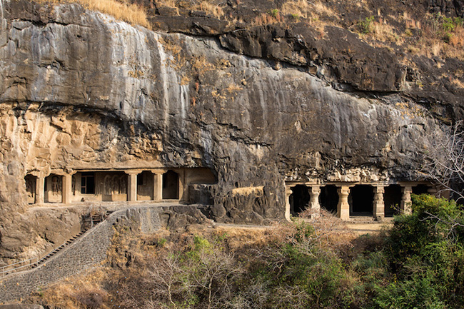 Khám phá hang động cổ đại nhất ở Ấn Độ - 1